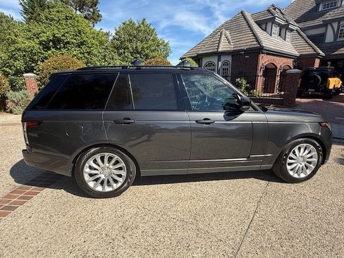 Used 2020 Land Rover Range Rover HSE image 8