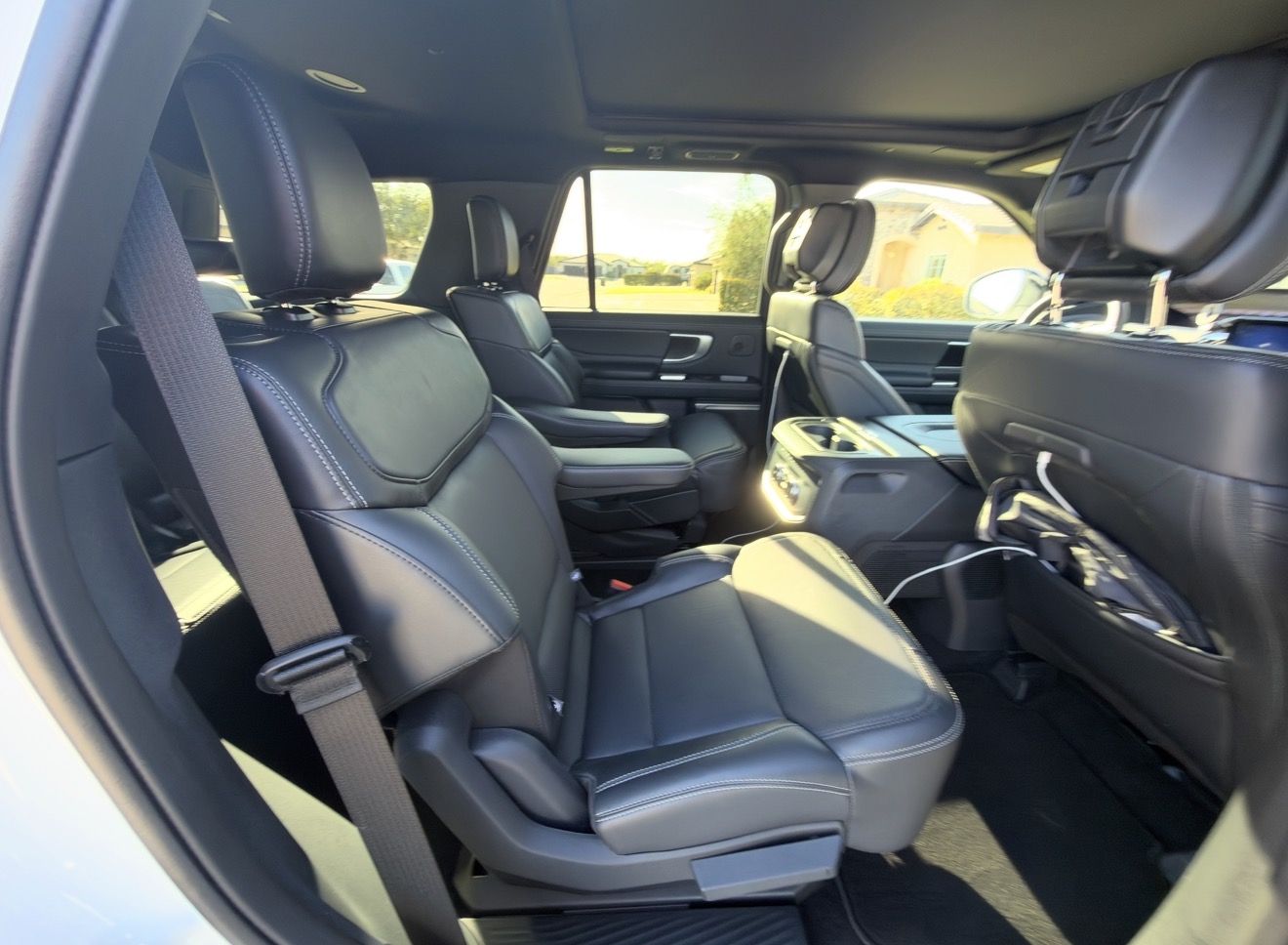 Used 2026 Ford Expedition Platinum w/ Stealth Performance Package AWD/4WD image 12