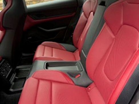 Used 2021 Porsche Taycan 4S image 9