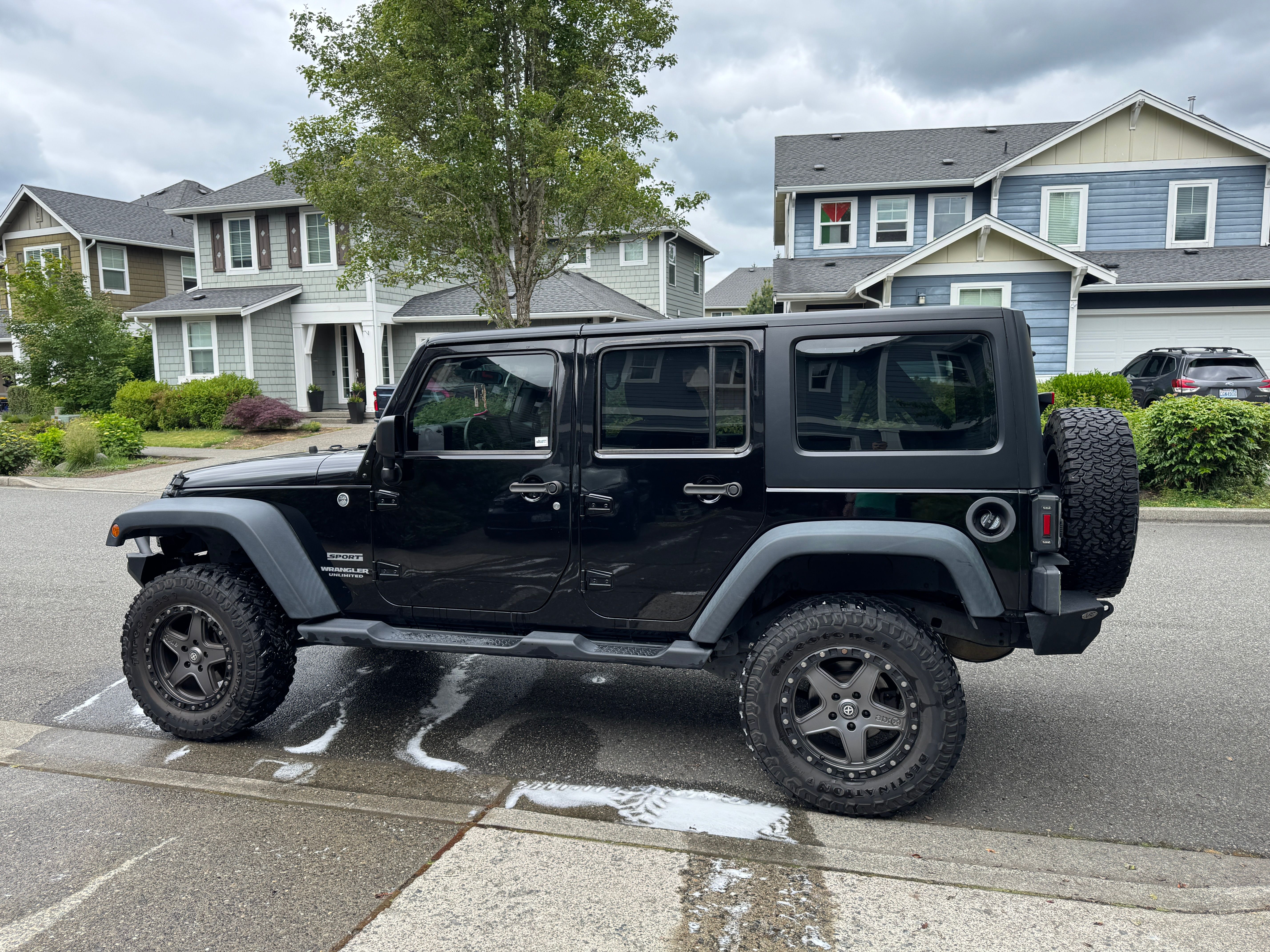 Used 2015 Jeep Wrangler Unlimited Sport w/ Max Tow Package AWD/4WD image 2