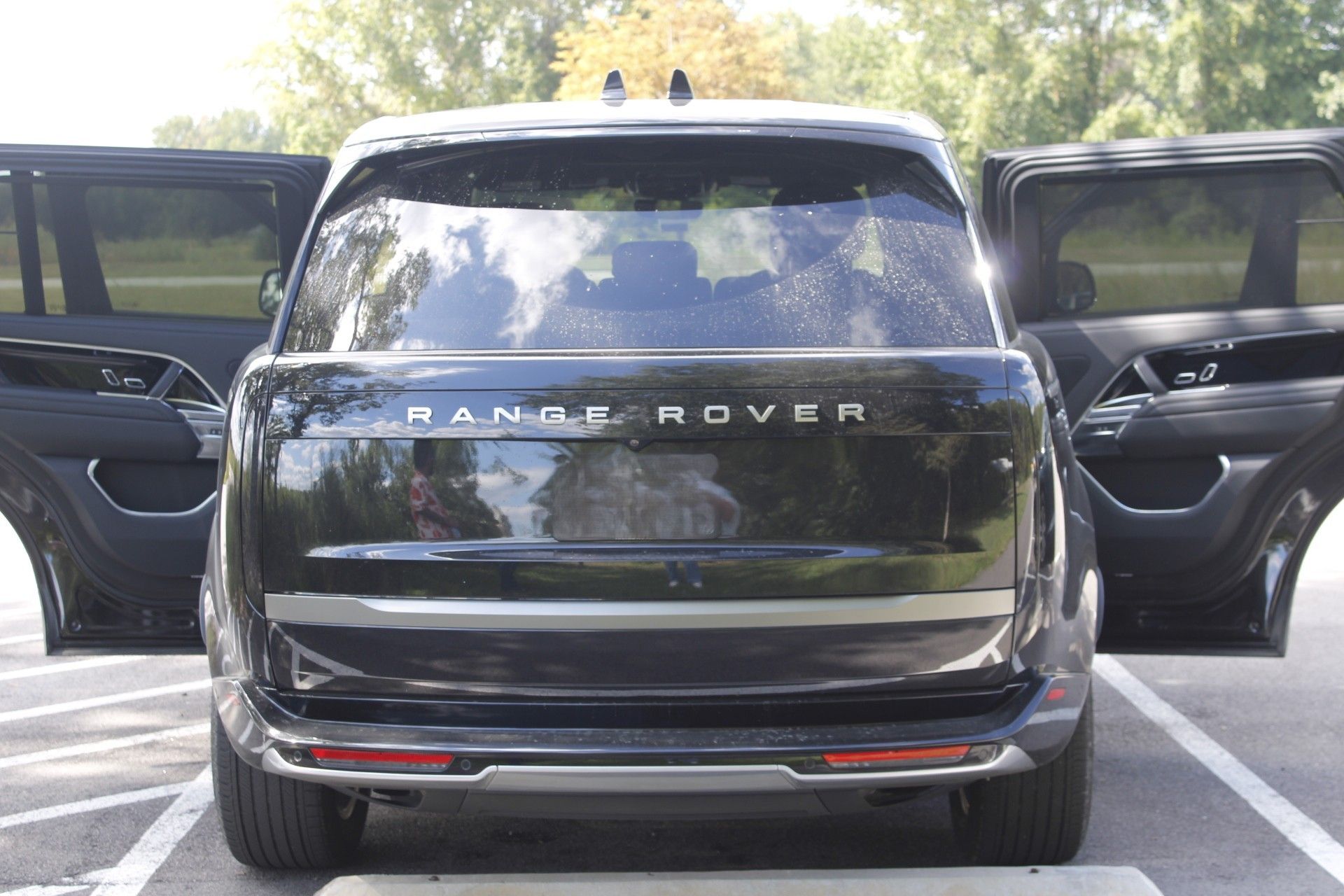 Used 2024 Land Rover Range Rover Long Wheelbase SE AWD/4WD image 10