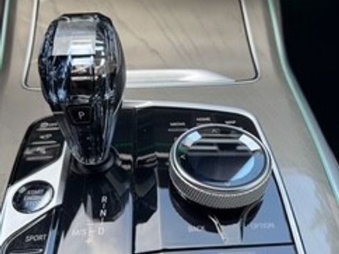 Used 2022 BMW X7 xDrive40i w/ Executive Package image 15