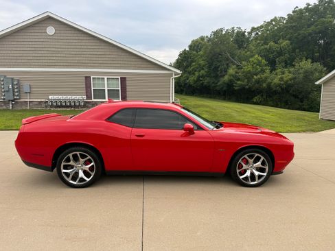 Used 2015 Dodge Challenger R/T Plus RWD image 4