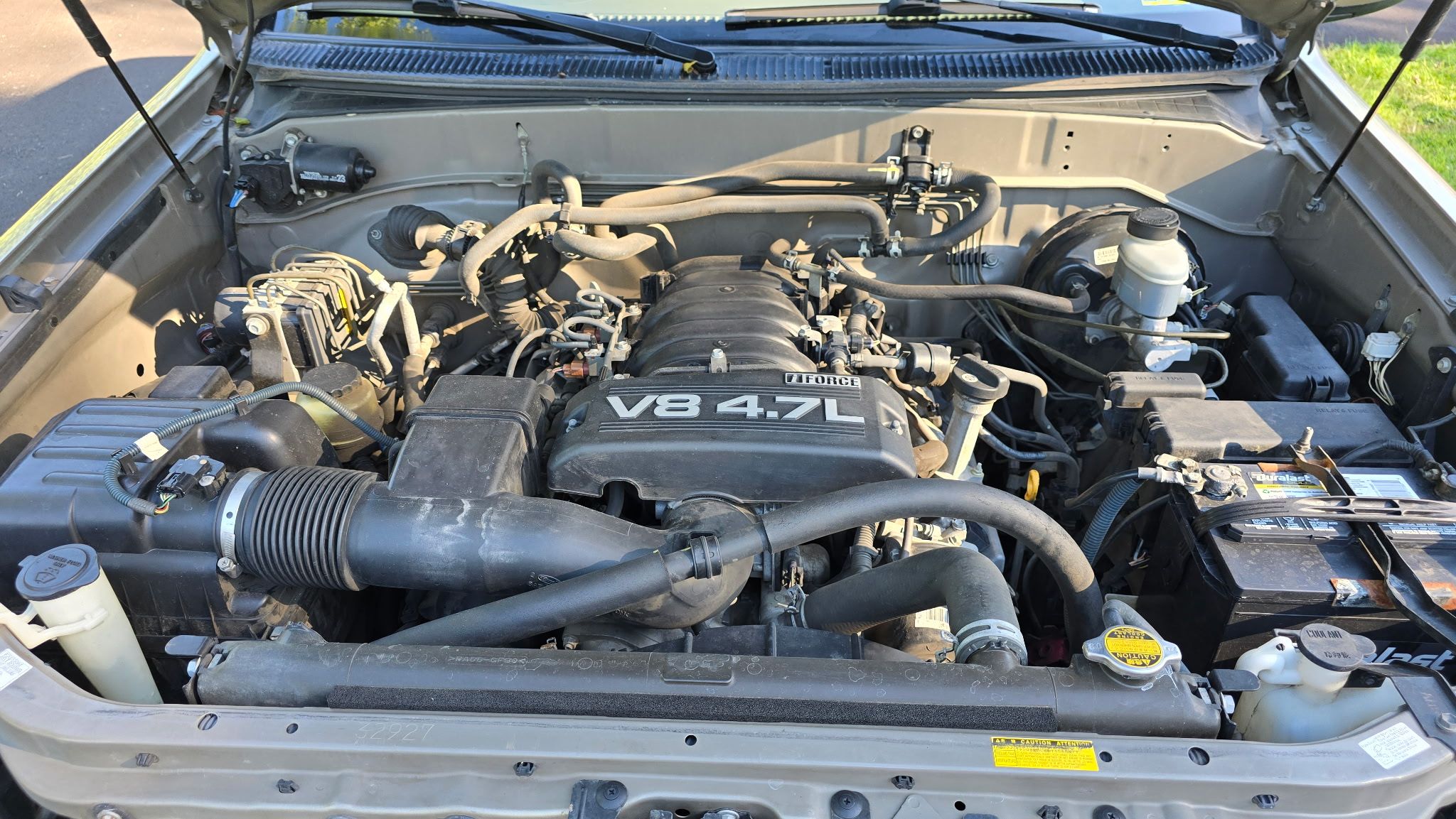 Used 2006 Toyota Sequoia SR5 RWD image 2