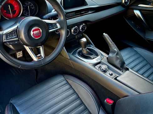 Used 2017 FIAT 124 Spider Abarth RWD image 2