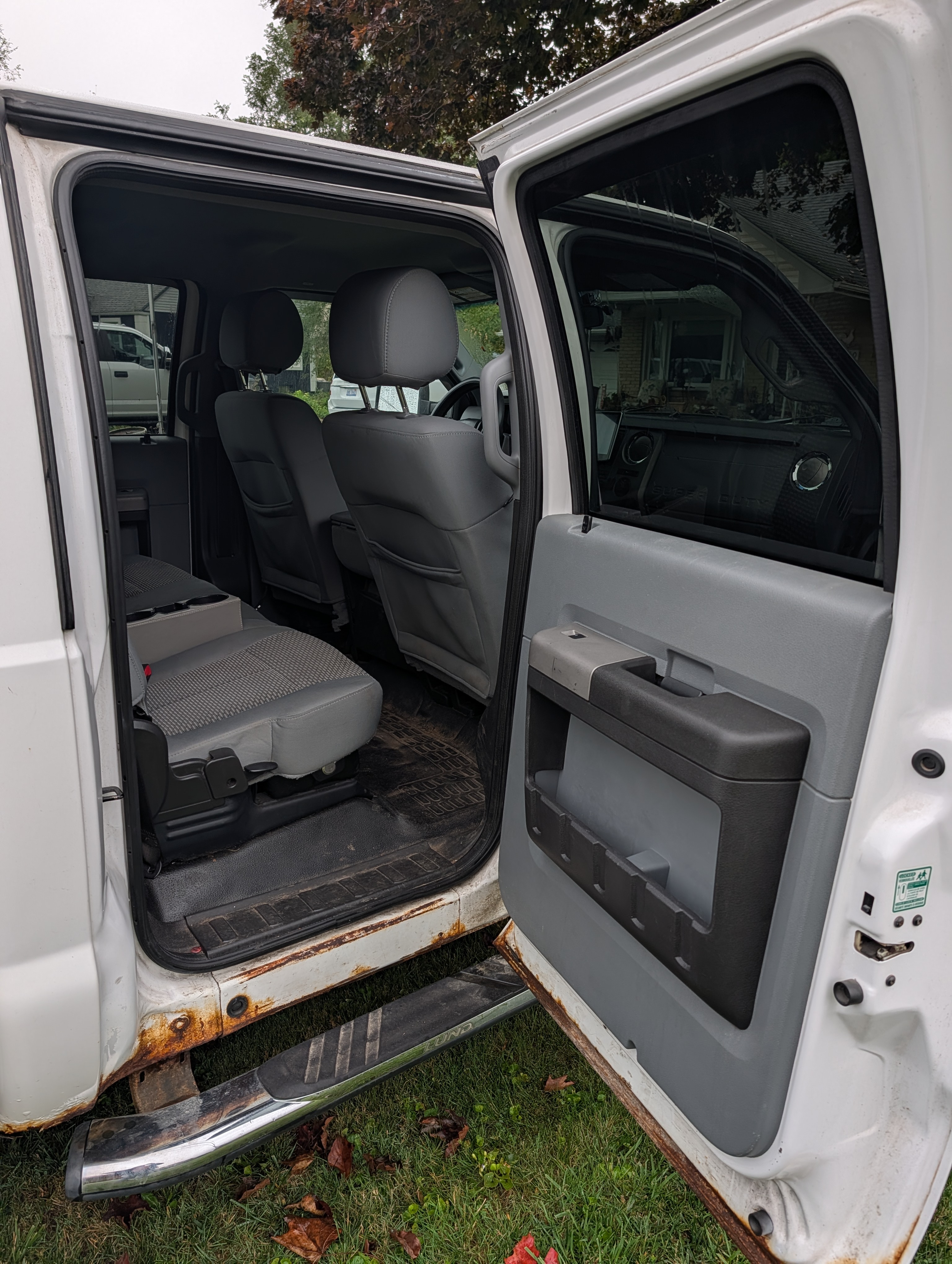 Used 2013 Ford F250 XLT w/ Advanced Security Group AWD/4WD image 25