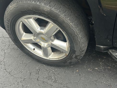 Used 2013 Chevrolet Avalanche LS w/ All-Star Edition image 25