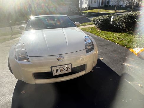 Used 2003 Nissan 350Z Touring image 2