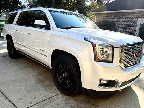 Used 2016 GMC Yukon XL Denali w/ Open Road Package image 9