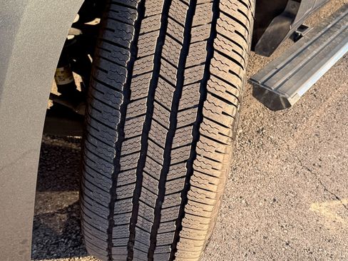 Used 2020 GMC Yukon XL Denali w/ Denali Premium Package image 27