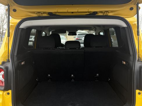 Used 2015 Jeep Renegade Latitude image 8