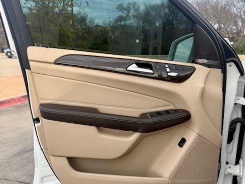 Used 2018 Mercedes-Benz GLE 350 350 Sport Utility 4D image 12