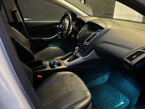 Used 2014 Ford Focus SE w/ Equipment Group 201A FWD image 5