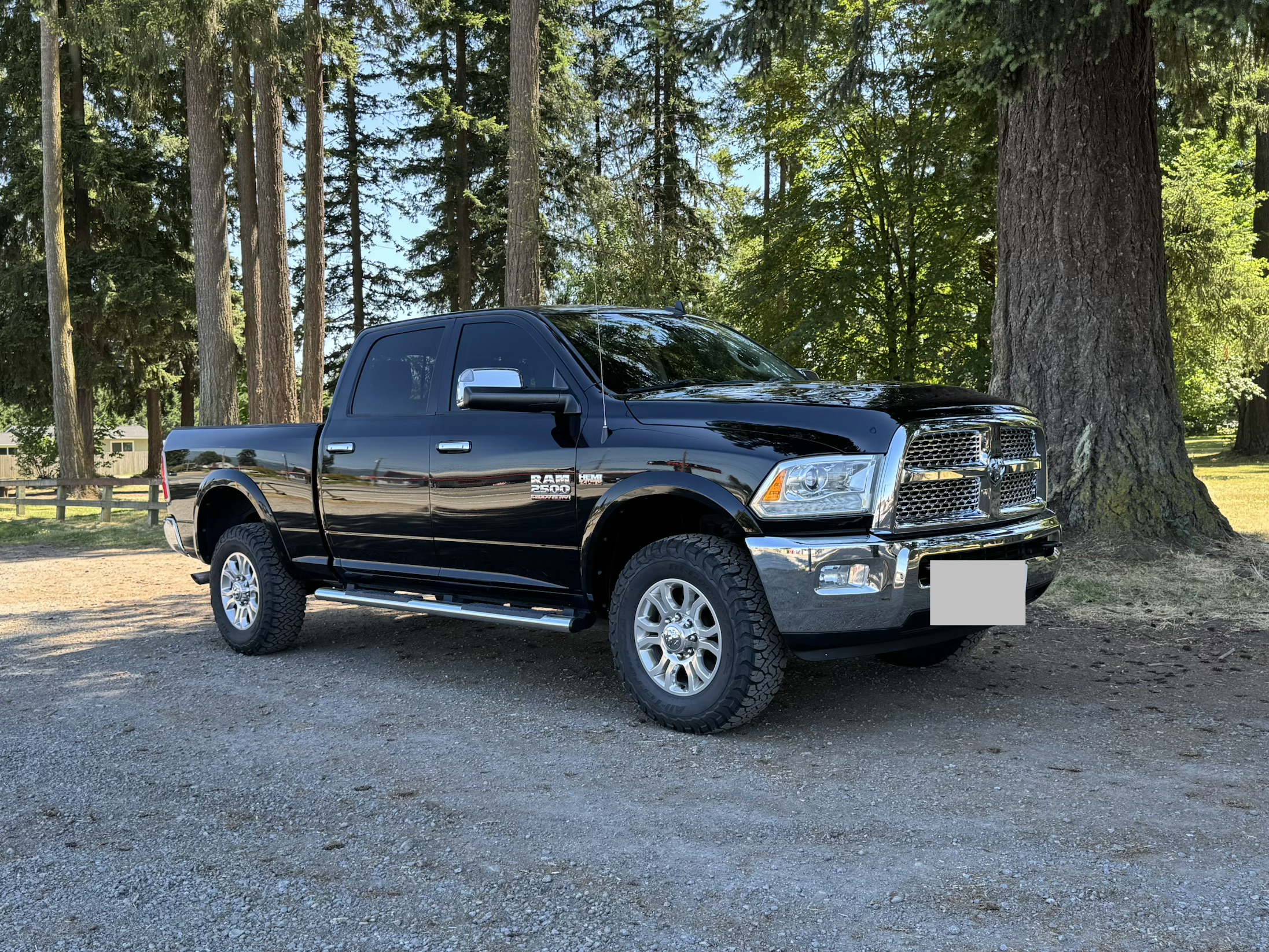 Used 2015 RAM 2500 Laramie w/ Convenience Group AWD/4WD image 2