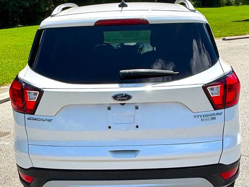 Used 2019 Ford Escape Titanium AWD/4WD image 6