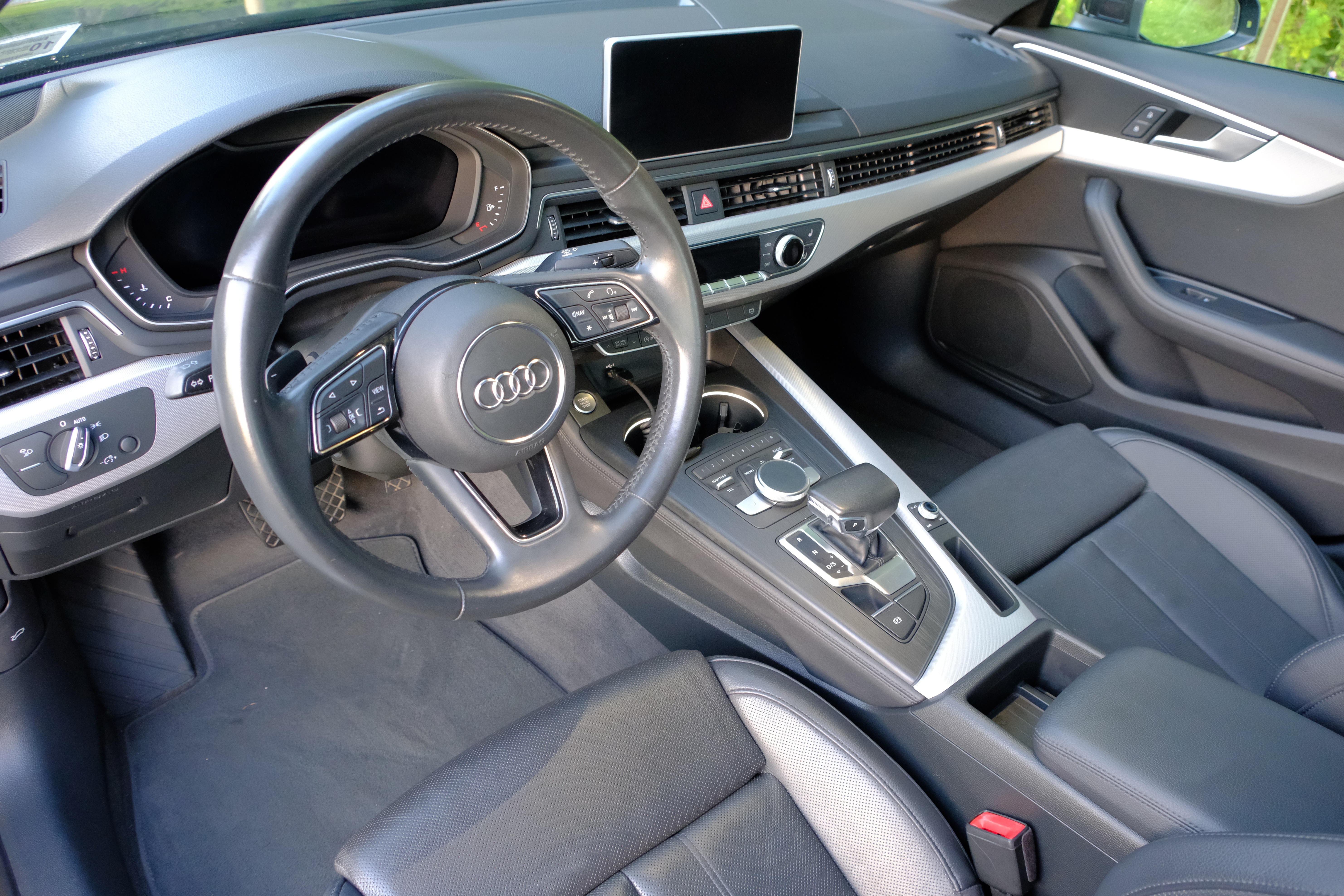 Used 2019 Audi A4 2.0T Premium Plus w/ Premium Plus Package FWD image 11