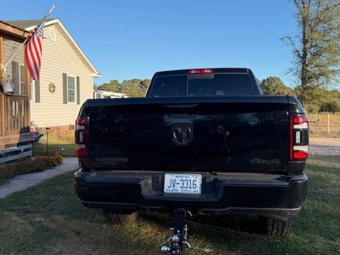 Used 2024 RAM 2500 Laramie w/ Night Edition image 12