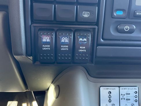 Used 2004 Land Rover Discovery SE image 14