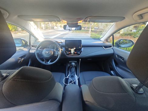 Used 2022 Toyota Corolla LE FWD image 6