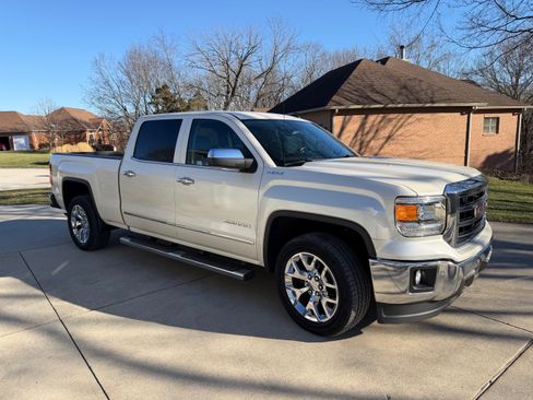 Used 2014 GMC Sierra 1500 SLT w/ SLT Crew Cab Value Package image 4