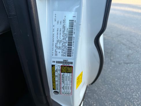 Used 2019 Toyota Tacoma SR image 1