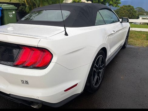 Used 2021 Ford Mustang Premium RWD image 6