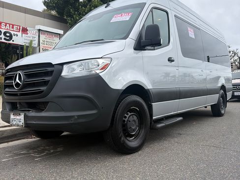 Used 2024 Mercedes-Benz Sprinter 2500 image 6