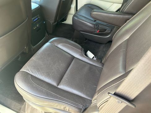 Used 2014 Cadillac Escalade Platinum AWD/4WD image 16