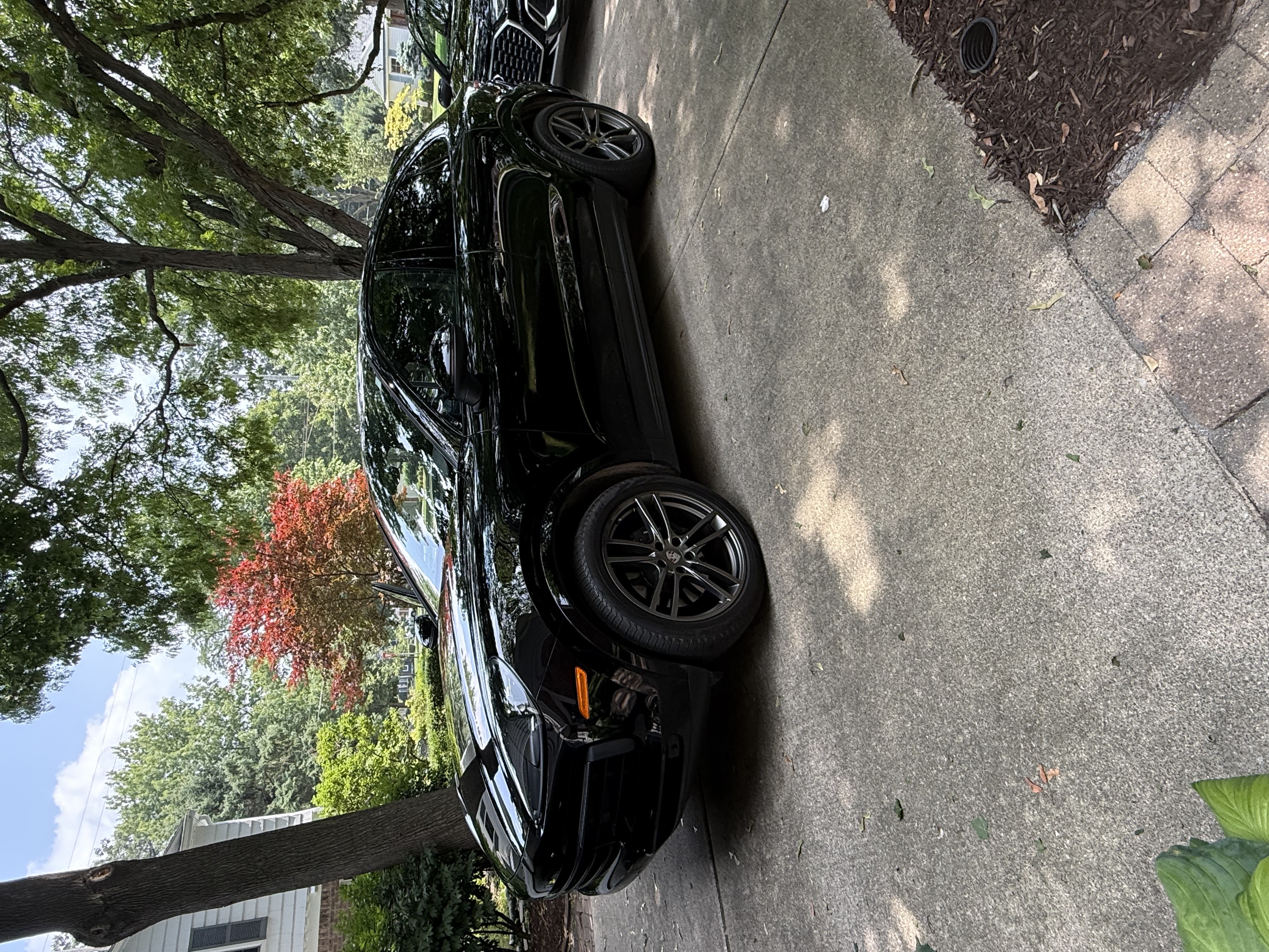 Used 2020 Porsche Cayenne AWD/4WD image 1