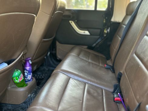 Used 2012 Jeep Wrangler Unlimited Sahara w/ Connectivity Group image 13