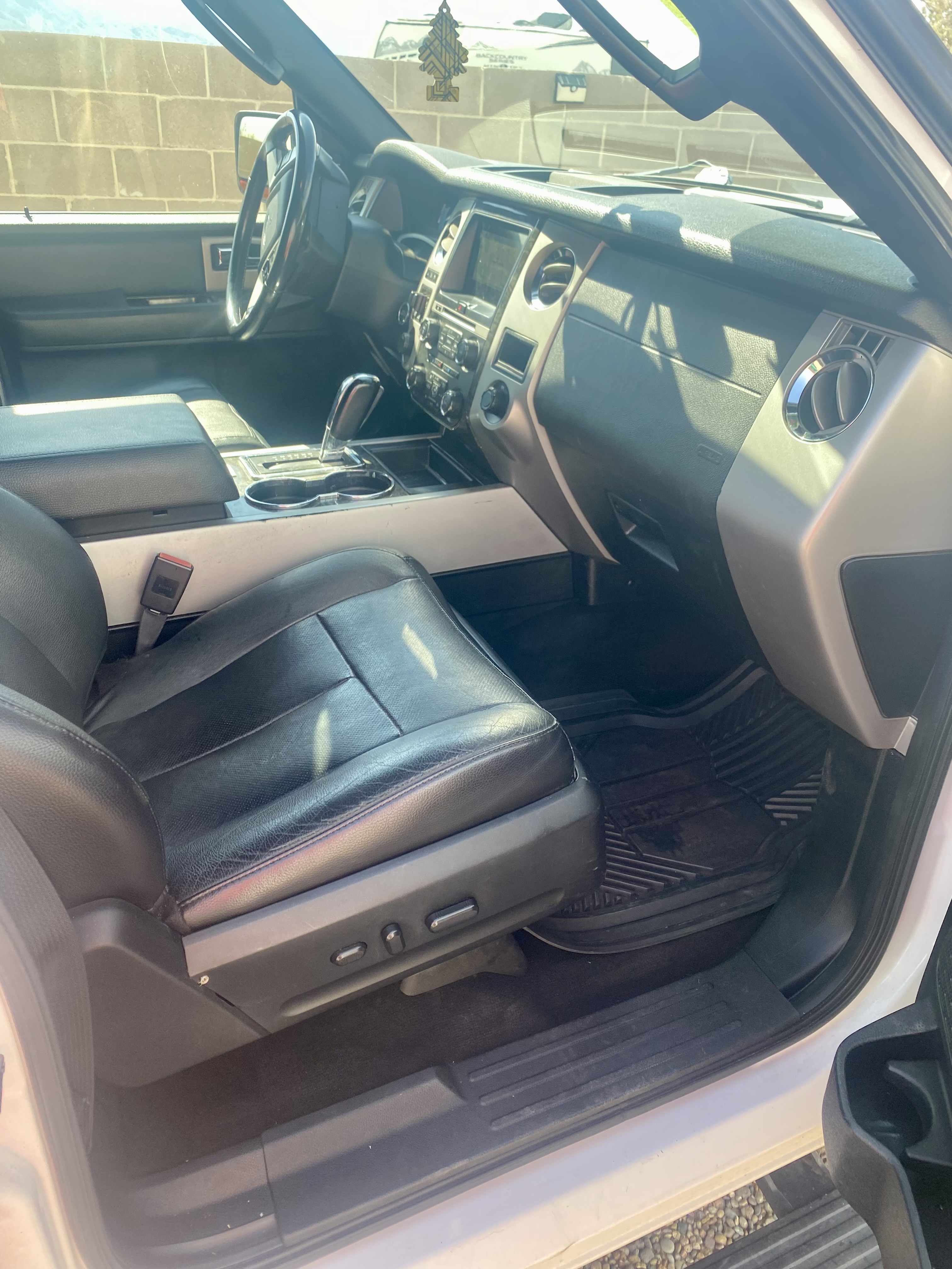 Used 2017 Ford Expedition Max Limited AWD/4WD image 10