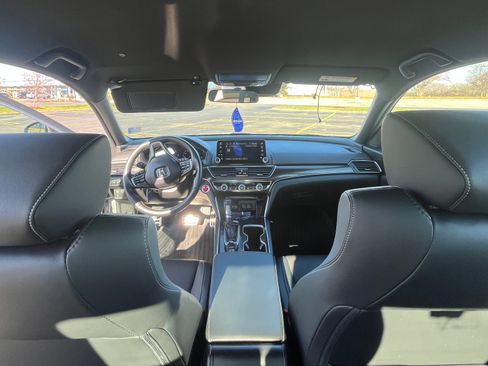 Used 2021 Honda Accord Sport image 10