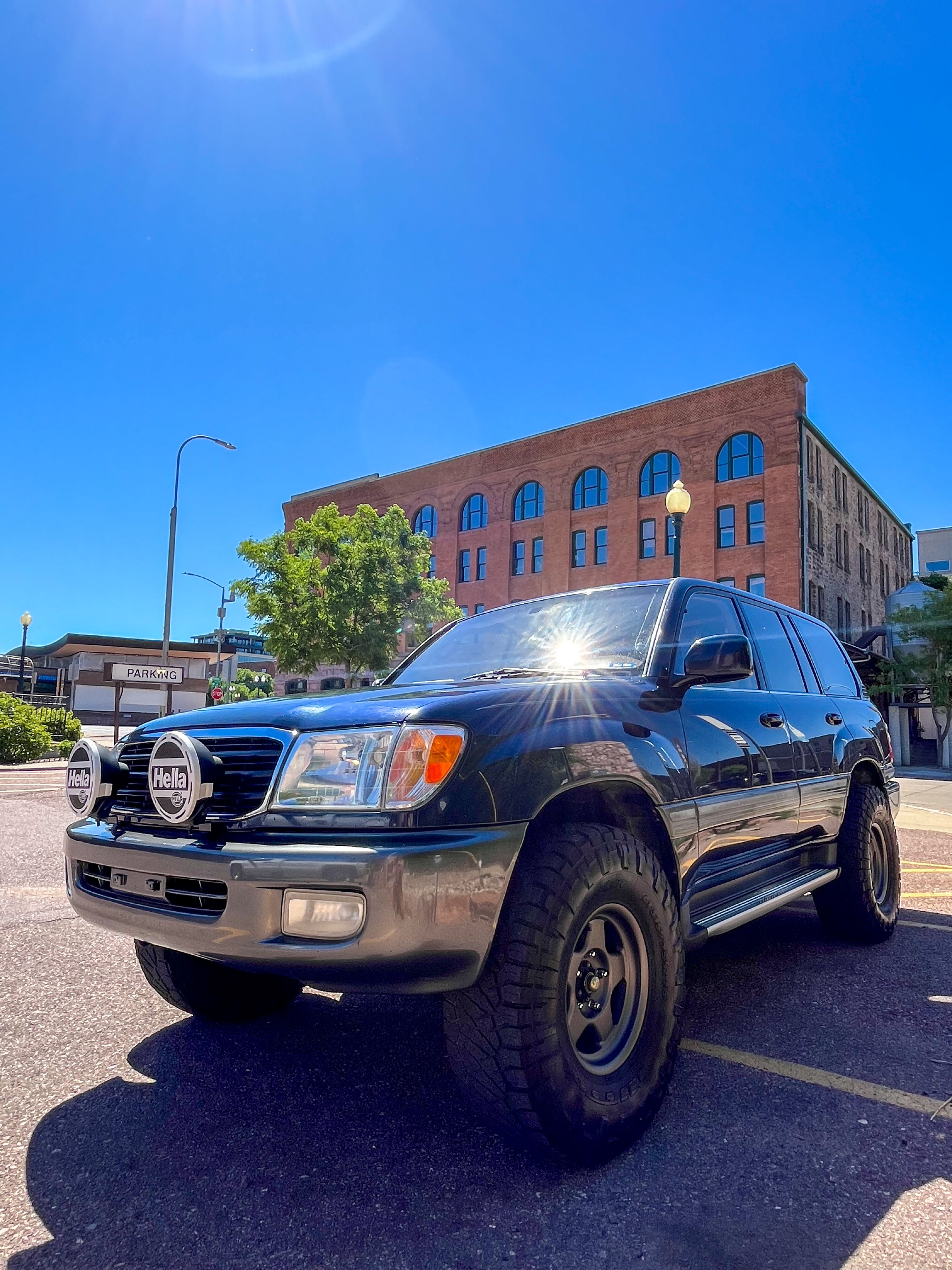 Used 1998 Toyota Land Cruiser AWD/4WD image 1
