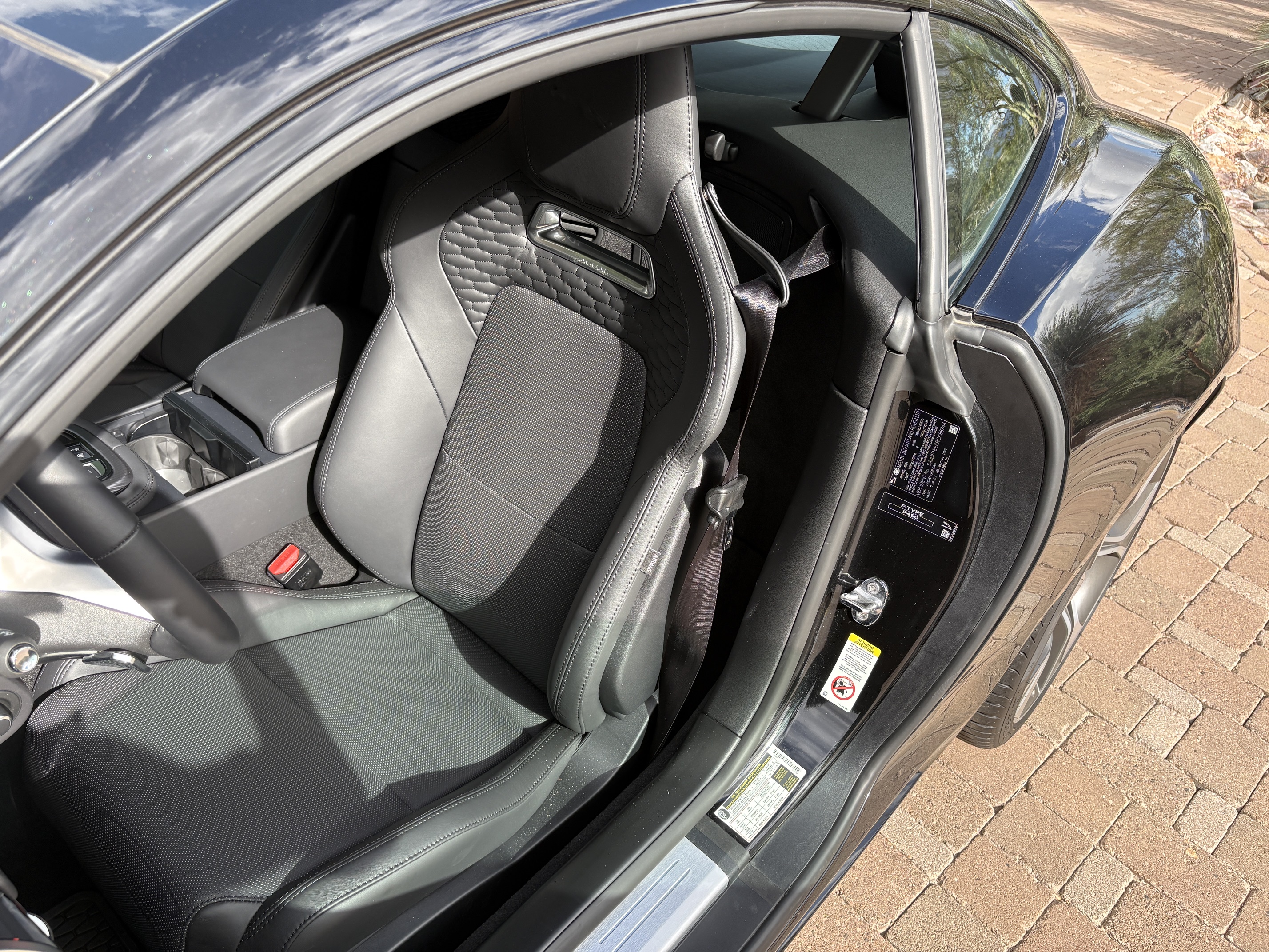 Used 2024 Jaguar F-TYPE R-Dynamic RWD image 10