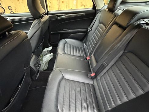 Used 2017 Ford Fusion Energi SE image 11