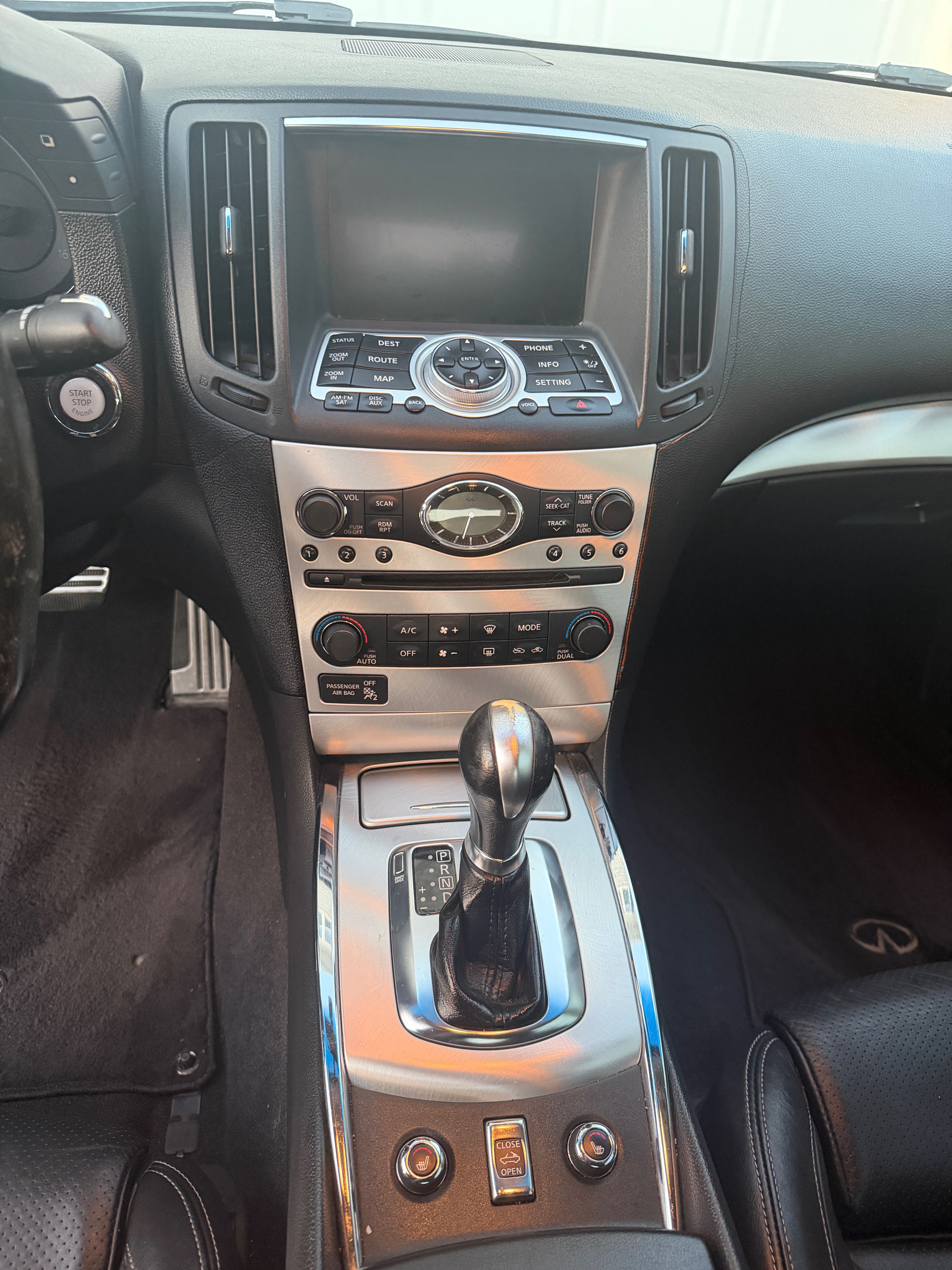 Used 2010 INFINITI G37 Convertible w/ Premium Pkg RWD image 14