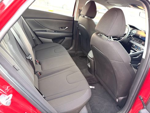 Used 2024 Hyundai Elantra SEL image 16