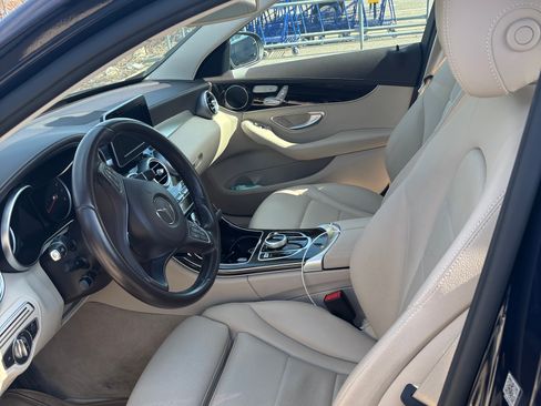 Used 2017 Mercedes-Benz C 300 4MATIC Sedan image 6