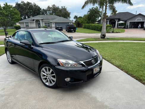 Used 2010 Lexus IS 250C w/ Luxury Pkg RWD image 13