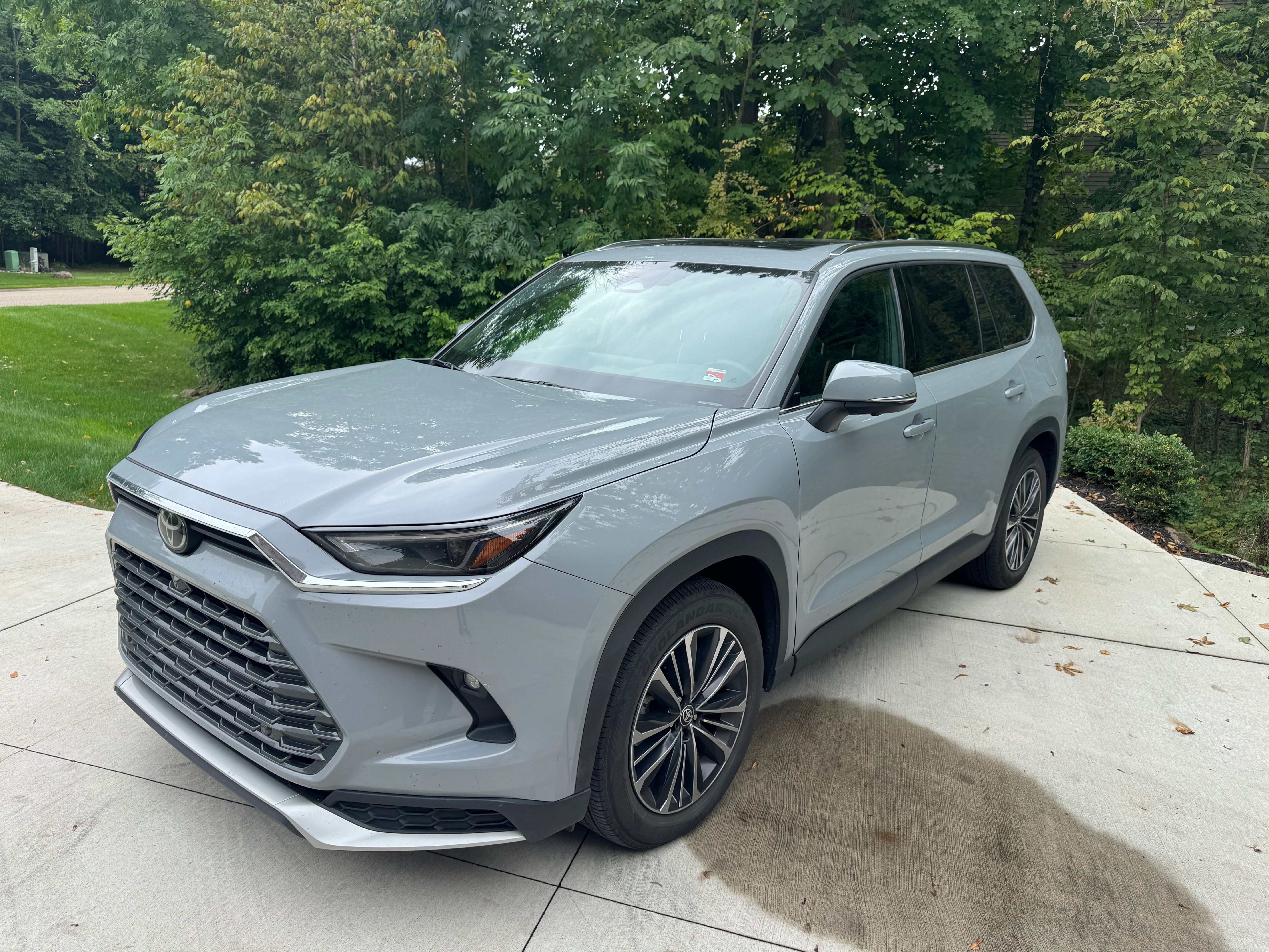Used 2025 Toyota Grand Highlander AWD Hybrid image 2