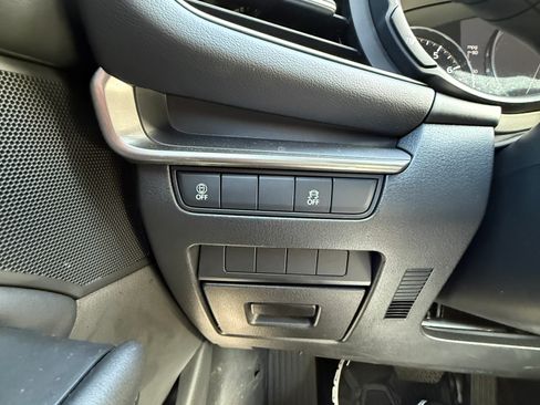 Used 2022 MAZDA MAZDA3 s image 11