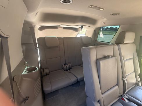 Used 2017 GMC Yukon SLT AWD/4WD image 12