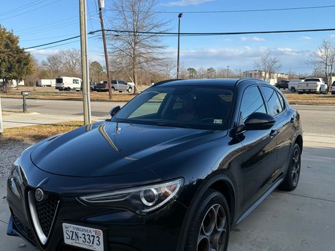 Used 2018 Alfa Romeo Stelvio Sport w/ Quick Order Package 22J Sport image 2