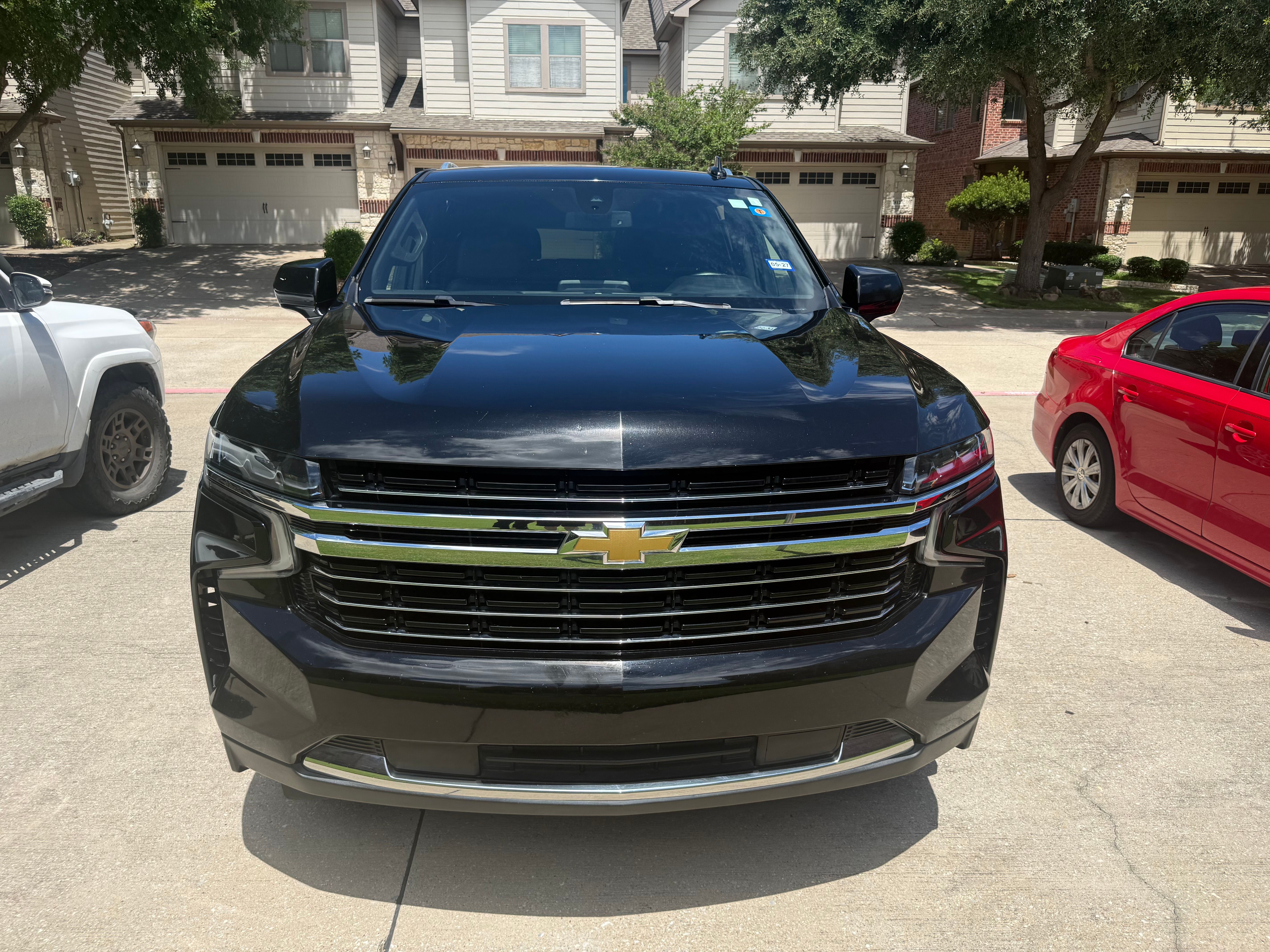 Used 2021 Chevrolet Suburban LT RWD image 1