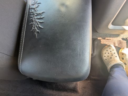 Used 2017 Dodge Challenger SXT image 11