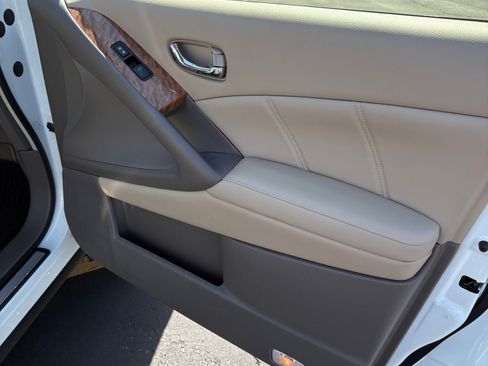 Used 2014 Nissan Murano LE w/ Platinum Edition Package AWD/4WD image 14