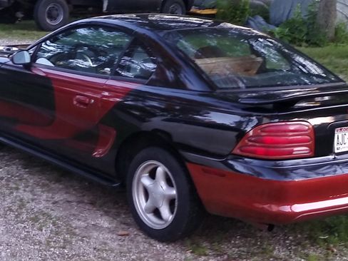 Used 1995 Ford Mustang GT image 2