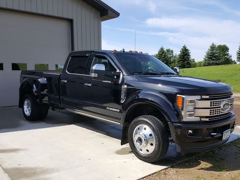 Used 2019 Ford F450 Platinum w/ Platinum Ultimate Package AWD/4WD image 2