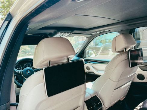 Used 2017 BMW X5 xDrive50i image 5