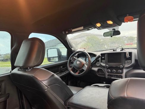 Used 2023 RAM 3500 Tradesman w/ Chrome Appearance Group AWD/4WD image 7